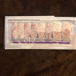 B2G1 SWEET DEVOTION Color Street Nail Strips